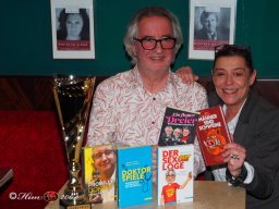 5 vor 12 eine Lesung von Robert Sommer im Cáfe Museum